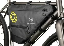 APIDURA Sacoche De Cadre Full Frame Pack (7.5L à 14L) -Casques vélo Soldes Magasin apidura expedition full frame pack 7 5l on bike 2