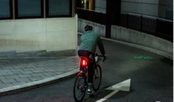 Beryl Éclairage Vélo Avec Laser De Signalisation - 300 Lum -Casques vélo Soldes Magasin capture zoom