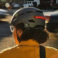 Casque Giro Mips Et Lumières Avant/arrière -Casques vélo Soldes Magasin casque velo femme giro escape mips velo urbain