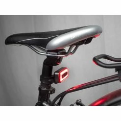 CoolRide Feu Arrière Multi-usages Led USB -Casques vélo Soldes Magasin eclairage led rouge multi usages clignotante usb fixation 3