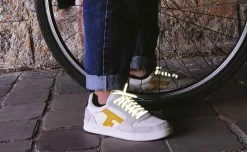 Rainette Lacets Réfléchissants Noirs -Casques vélo Soldes Magasin lacets colores reflechissants visible obscurite visibilite securite chaussures pieds trottinette ed798174 d564 4dee 95b4 2d40dc1e2ae7